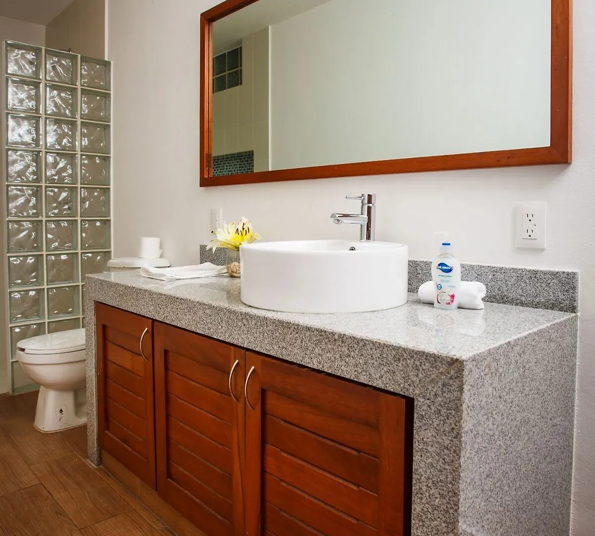 The Hybrid Studio Playa del Carmen 0*,