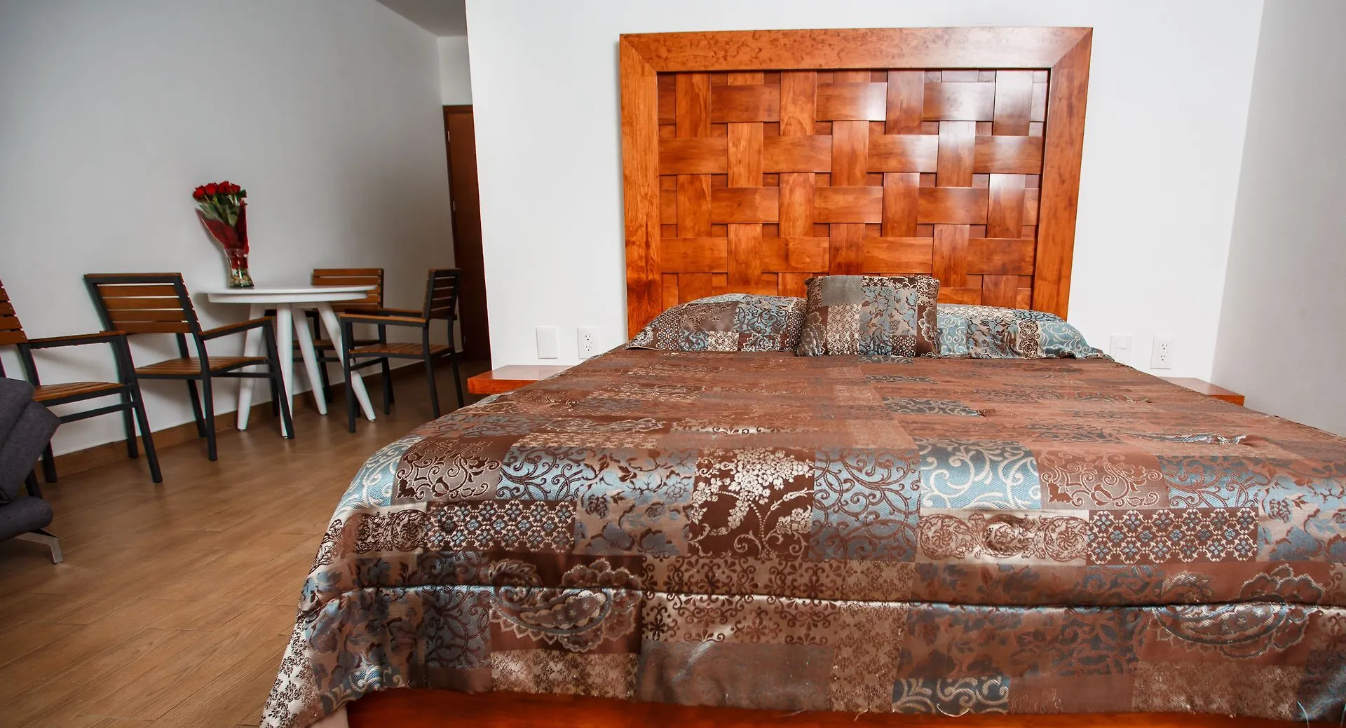 The Hybrid Studio Playa del Carmen 0*,