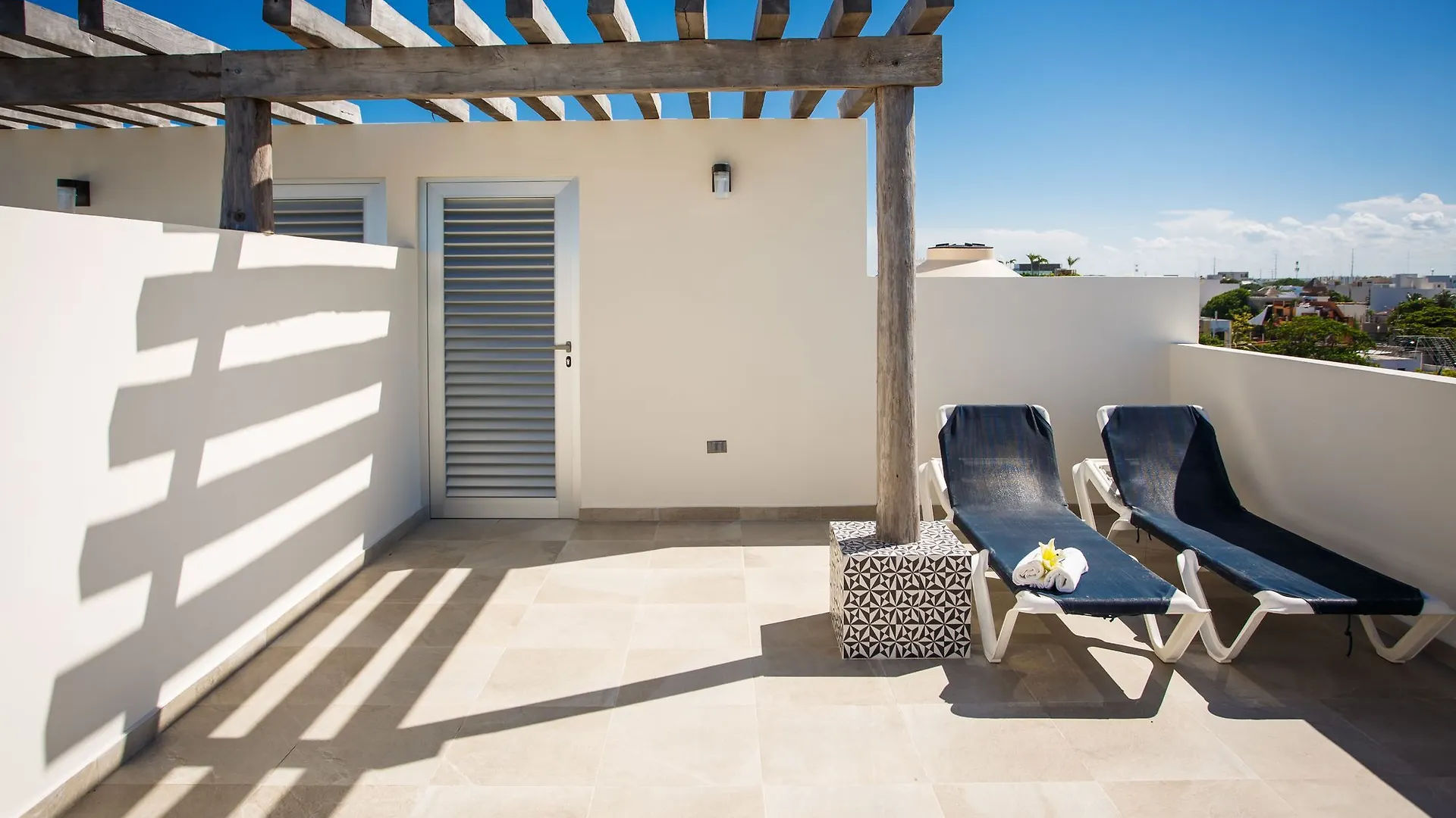The Hybrid Studio Playa del Carmen Daire